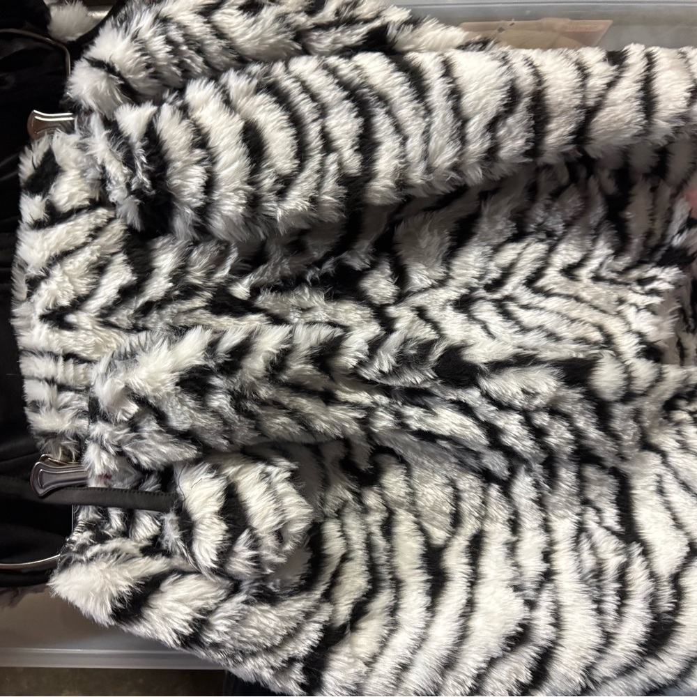 Snow Leopard Print Costume Set - Picture 2 of 4
